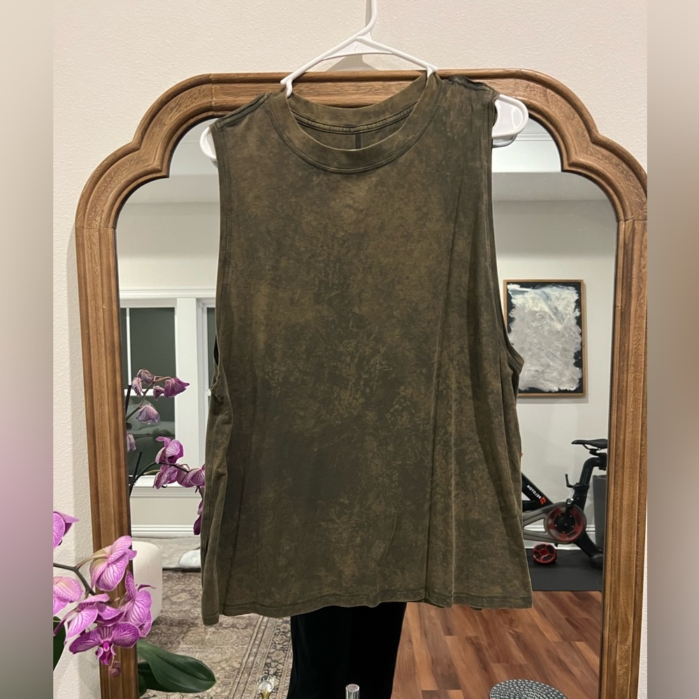 Lulu lemon muscle tank